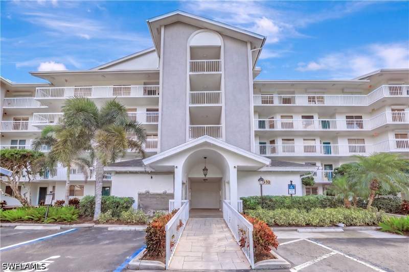 2 bedroom Condominium at 340 Horse Creek Dr 207, Princeton Place, Naples — photo 2