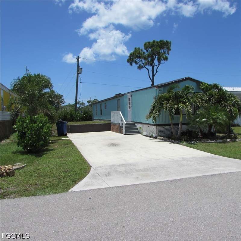 2 bedroom ManufacturedHome at 10419 Trotwood Ave, Pine Island Center, St James City — photo 4