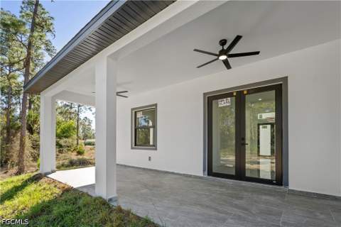 1112 Calvin Ave, Lehigh Acres FL - photo 6 of 44
