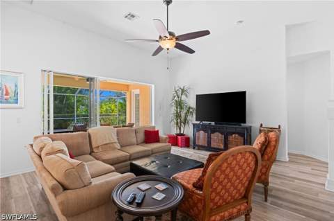 5005 Old Pond Dr, Naples FL - photo 10 of 38