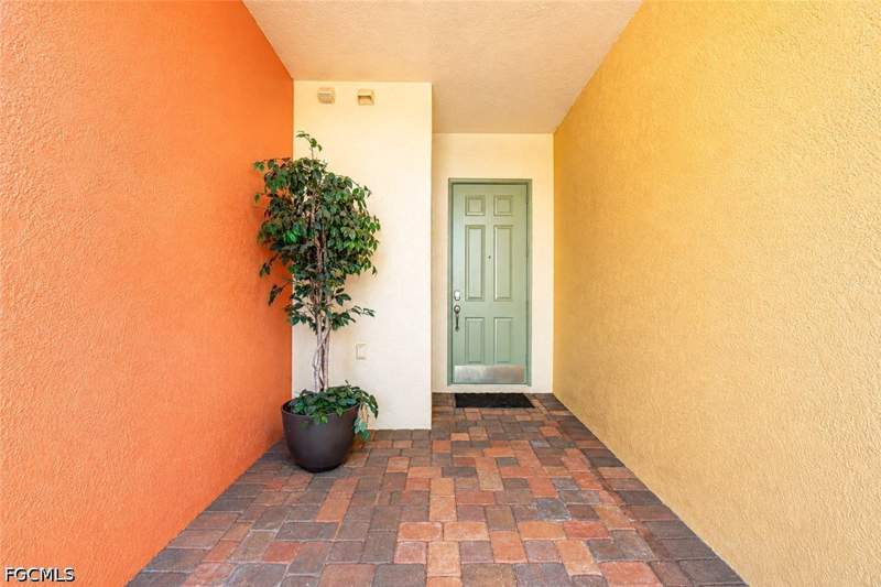 3 bedroom Townhouse at 16010 Via Solera Cir 104, Sail Harbour, Fort Myers — photo 3