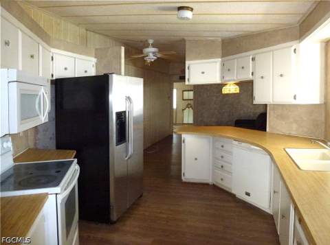2820 Breezewood Dr, North Fort Myers FL - photo 10 of 31