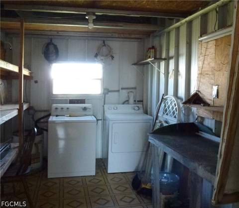 2820 Breezewood Dr, North Fort Myers FL - photo 24 of 31