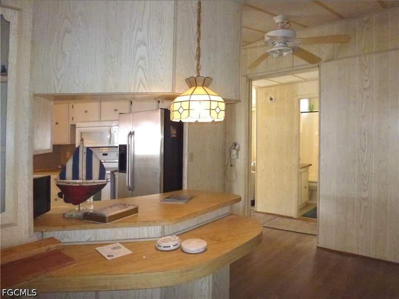 2 bedroom ManufacturedHome at 2820 Breezewood Dr, Laurel Estates Mobile Home Vil, North Fort Myers — photo 3