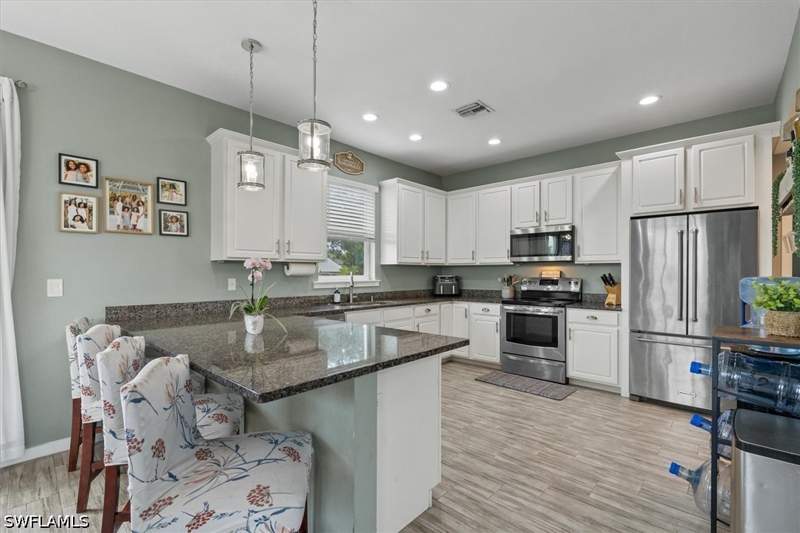 3 bedroom SingleFamilyResidence at 18432 Camellia Rd, San Carlos Park, Fort Myers — photo 5