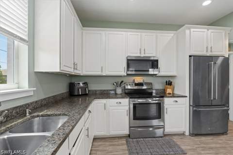 18432 Camellia Rd, Fort Myers FL - photo 7 of 29