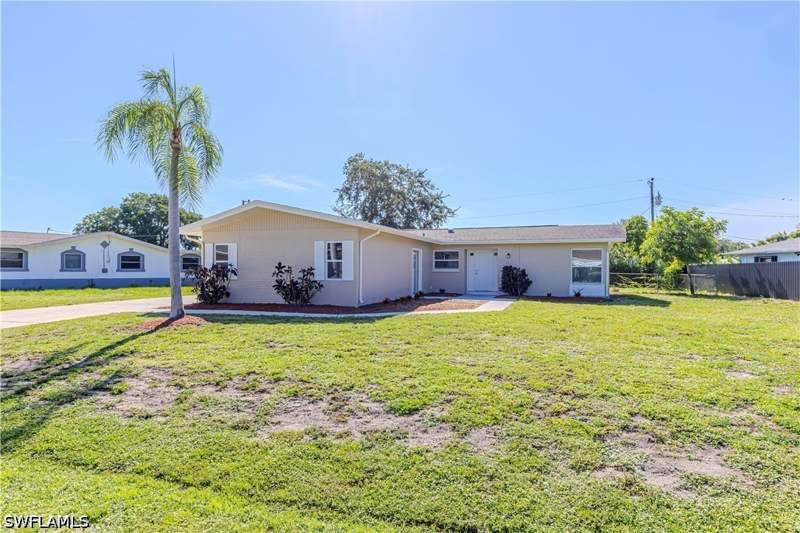4 bedroom SingleFamilyResidence at 4009 SE 9th Ct, Cape Coral, Cape Coral — photo 3
