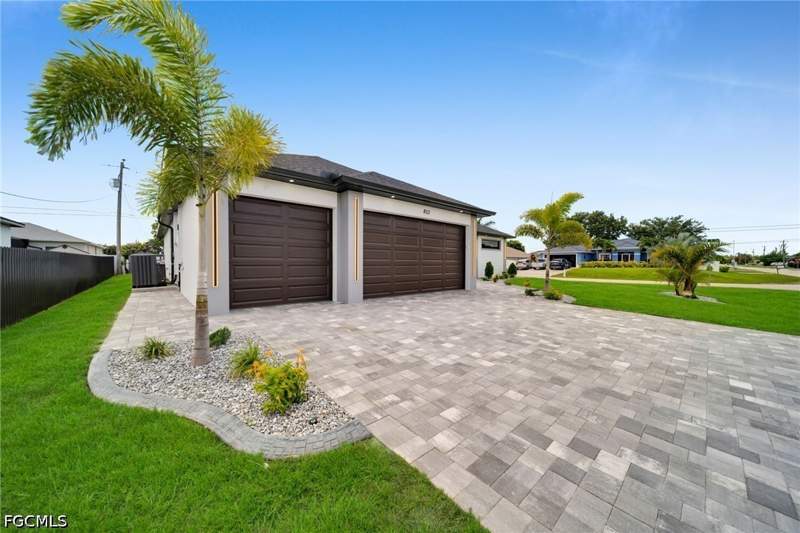 4 bedroom SingleFamilyResidence at 853 SW 15th Ave, Cape Coral, Cape Coral — photo 2