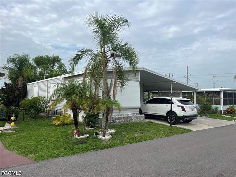 2 bedroom ManufacturedHome at 3580 Celestial Way, Leesure Village, North Fort Myers — photo 2