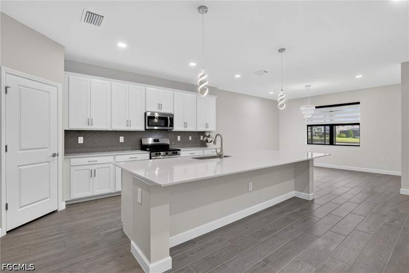 3 bedroom SingleFamilyResidence at 10625 Timber Creek Dr, Timber Creek, Fort Myers — photo 5