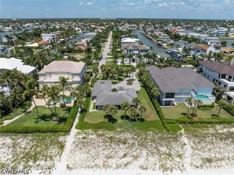 4 bedroom SingleFamilyResidence at 10173 Gulf Shore Dr, Conners, Naples — photo 4