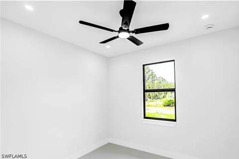 429 Gray Ave S, Lehigh Acres FL - photo 13 of 32