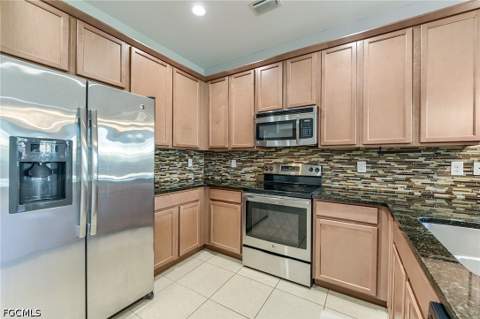 4084 Wilmont Pl, Fort Myers FL - photo 9 of 35
