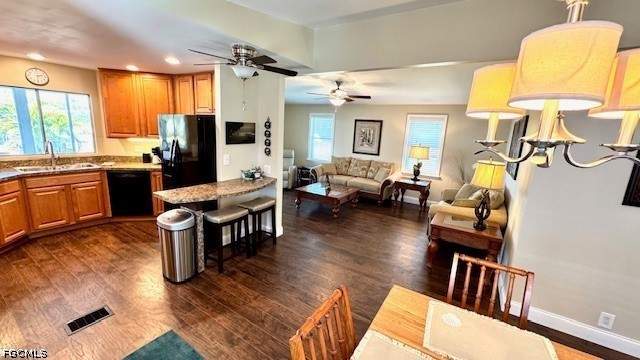 2 bedroom ManufacturedHome at 5520 Colonial Rd, Old Bridge Village, North Fort Myers — photo 4