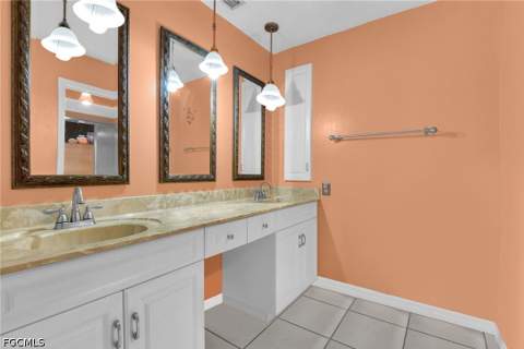 534 SE 32nd Ter, Cape Coral FL - photo 16 of 41