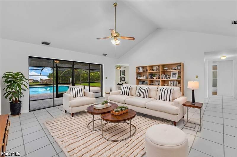 4 bedroom SingleFamilyResidence at 534 SE 32nd Ter, Cape Coral, Cape Coral — photo 3