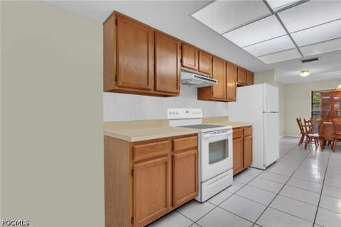 534 SE 32nd Ter, Cape Coral FL - photo 8 of 41