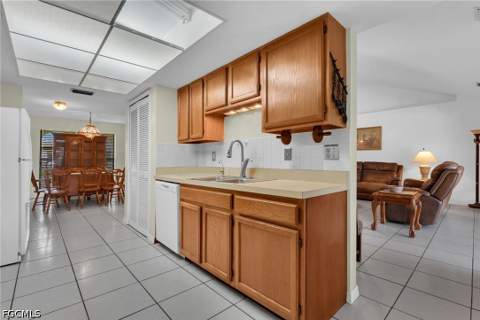 534 SE 32nd Ter, Cape Coral FL - photo 9 of 41