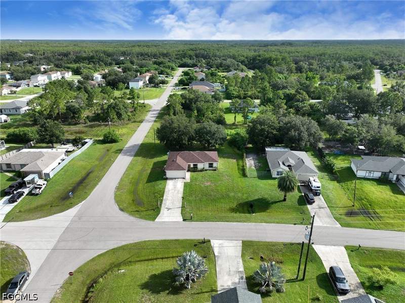 3 bedroom SingleFamilyResidence at 446 Windermere Dr, Greenbriar, Lehigh Acres — photo 3