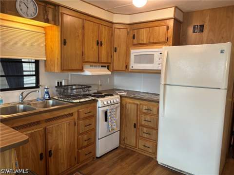 10 Jade Dr 10J, Naples FL - photo 11 of 34