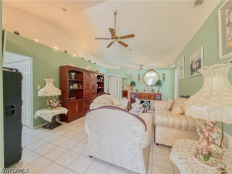 4 bedroom SingleFamilyResidence at 4000 Outer Dr, Heighland Villa, Naples — photo 2