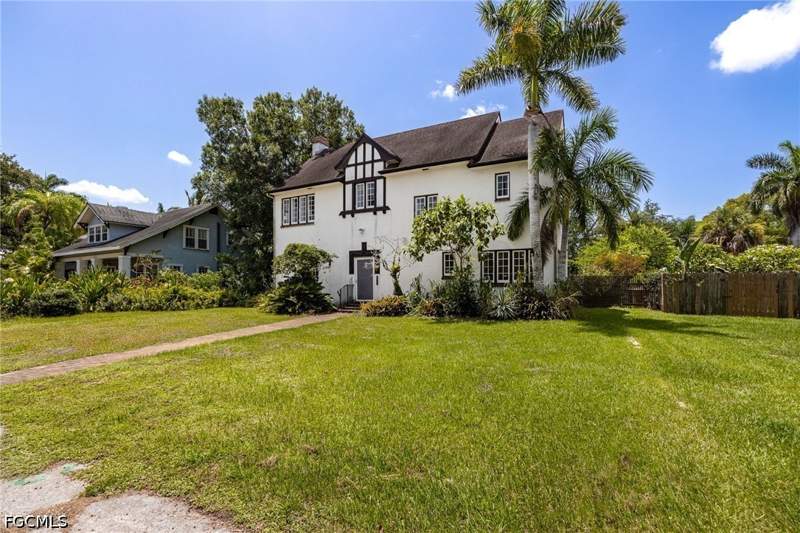 3 bedroom SingleFamilyResidence at 2644 Providence St, Dean Park, Fort Myers — photo 2