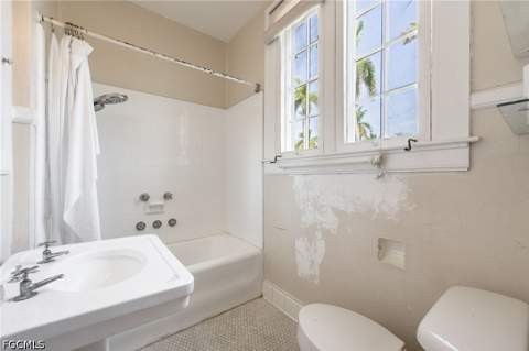 2644 Providence St, Fort Myers FL - photo 9 of 32