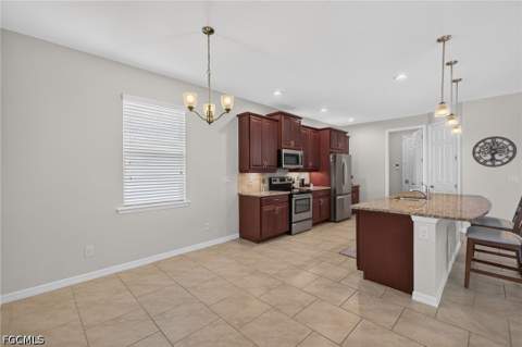 3000 Sunset Pointe Cir, Cape Coral FL - photo 12 of 39