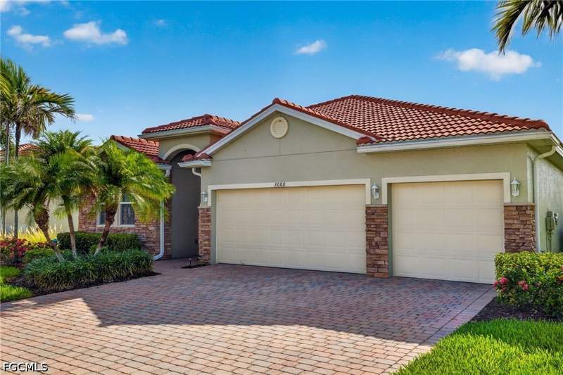 4 bedroom SingleFamilyResidence at 3000 Sunset Pointe Cir, Sunset Pointe, Cape Coral — photo 2