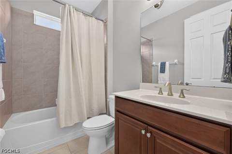 3000 Sunset Pointe Cir, Cape Coral FL - photo 23 of 39