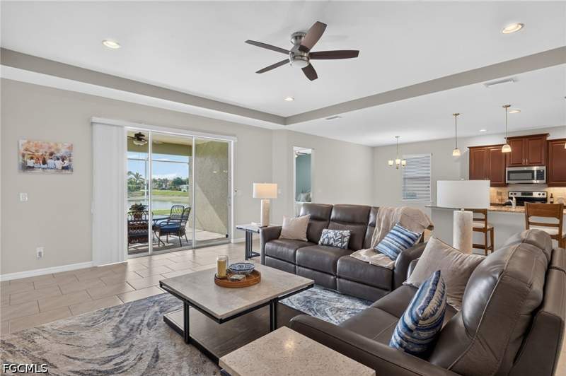 4 bedroom SingleFamilyResidence at 3000 Sunset Pointe Cir, Sunset Pointe, Cape Coral — photo 3