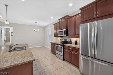 3000 Sunset Pointe Cir, Cape Coral FL - photo 8 of 39