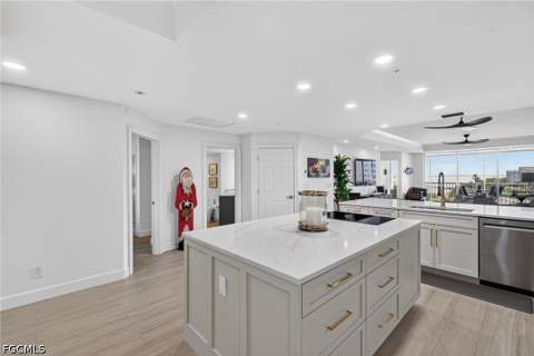 15210 Portside Dr 402, Fort Myers FL - photo 10 of 36