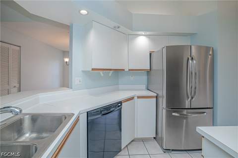 109 Wading Bird Cir 206, Naples FL - photo 12 of 38