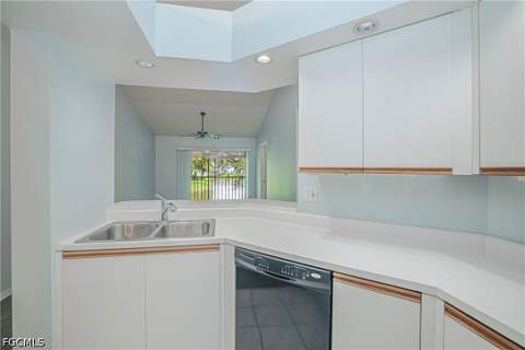 109 Wading Bird Cir 206, Naples FL - photo 9 of 38