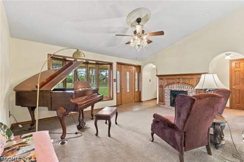 10910 Irish Ln, Fort Myers FL - photo 12 of 42