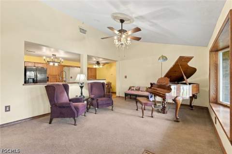 10910 Irish Ln, Fort Myers FL - photo 7 of 42