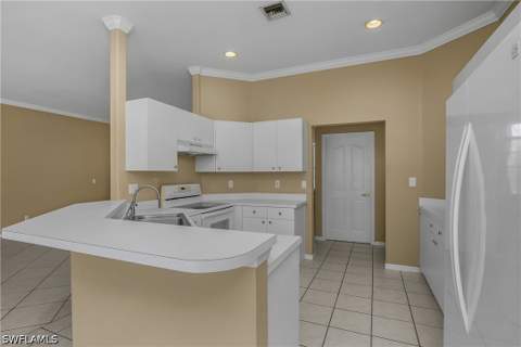 11082 Lakeland Cir, Fort Myers FL - photo 12 of 36