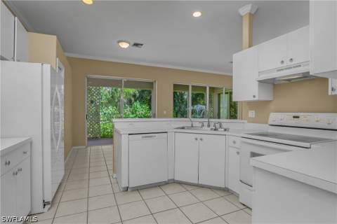 11082 Lakeland Cir, Fort Myers FL - photo 13 of 36