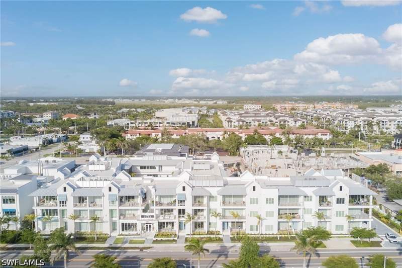 2 bedroom Condominium at 201 8th St S 208, Olde Naples, Naples — photo 5