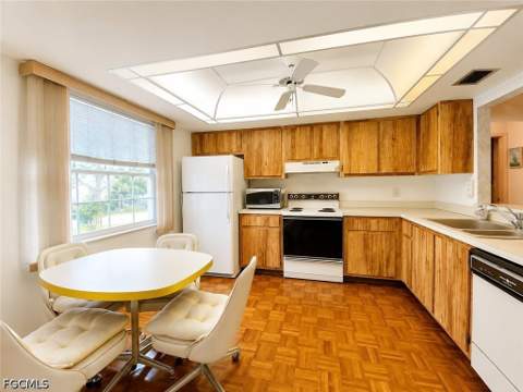 7074 Nantucket Cir 5, North Fort Myers FL - photo 8 of 25