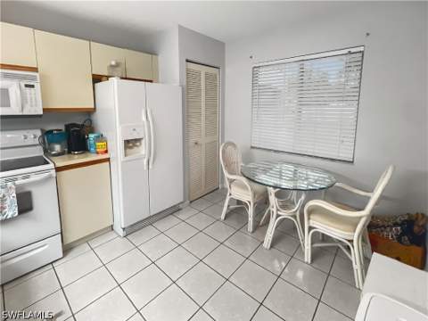 5955 Bloomfield Cir A107, Naples FL - photo 10 of 28