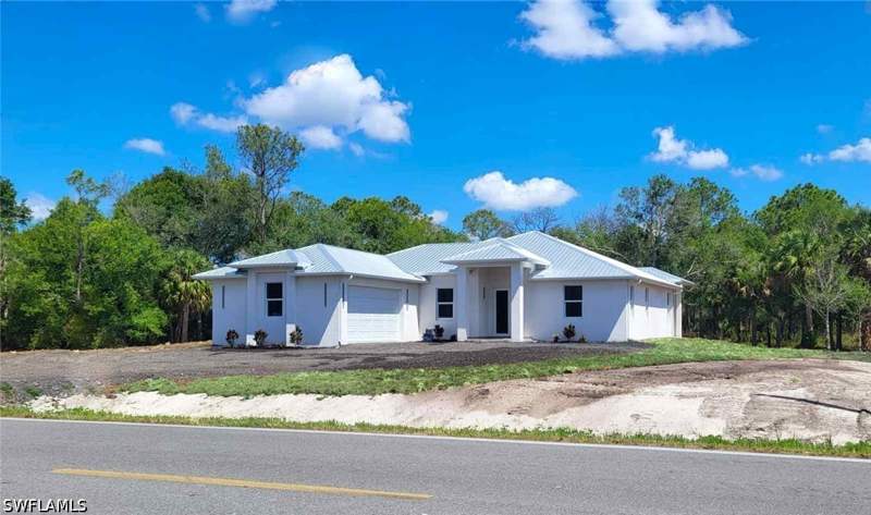 4 bedroom SingleFamilyResidence at 133 Hunting Club Ave, Montura Ranch Estates, Clewiston — photo 2