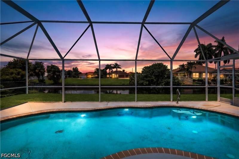 3 bedroom SingleFamilyResidence at 2526 SE 19th Pl, Cape Coral, Cape Coral — photo 2