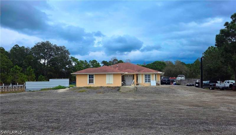 4 bedroom SingleFamilyResidence at 355 N Lindero St, Montura Ranch Sec 14, Montura Ranches — photo 2