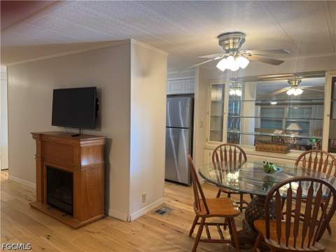 84 Poinsettia Dr, Fort Myers FL - photo 6 of 21