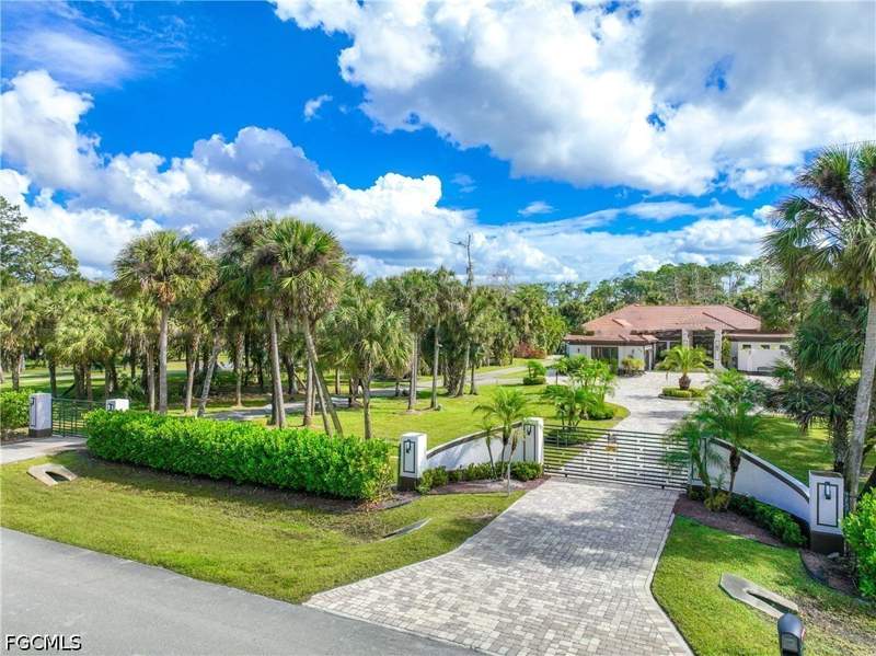4 bedroom SingleFamilyResidence at 214 9th St NW, Golden Gate Estates, Naples — photo 5