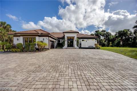 214 9th St NW, Naples FL - photo 8 of 50