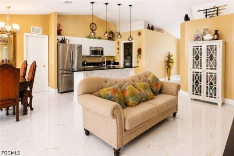507 Diplomat Pkwy E, Cape Coral FL - photo 10 of 36