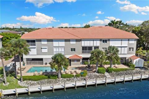9101 Vanderbilt Dr 302, Naples FL - photo 24 of 28